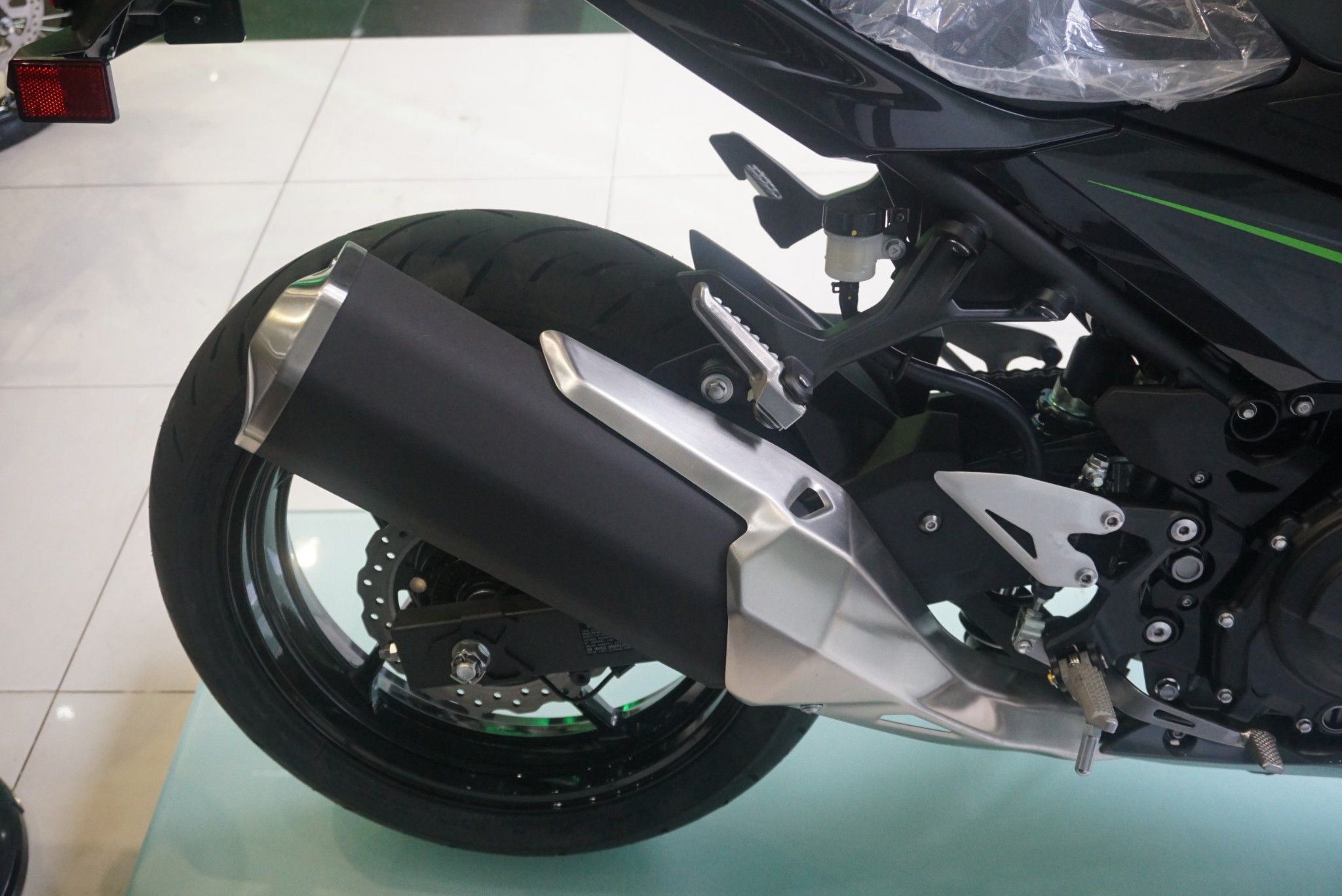 Kawasaki Ninja 400 ABS (màu xanh)