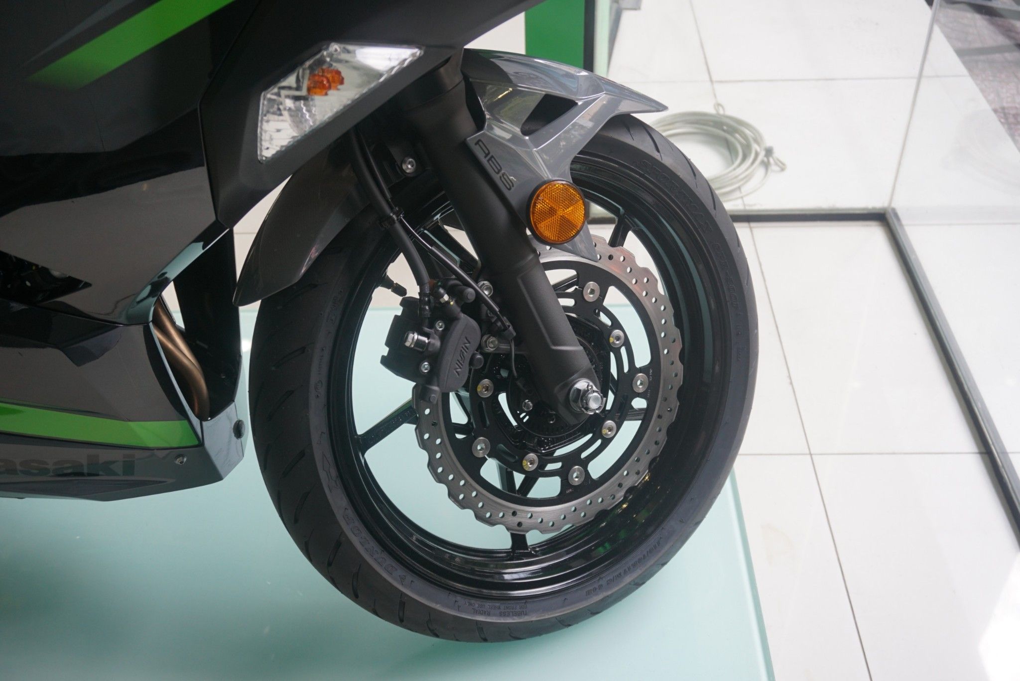 Kawasaki Ninja 400 ABS (màu xanh)