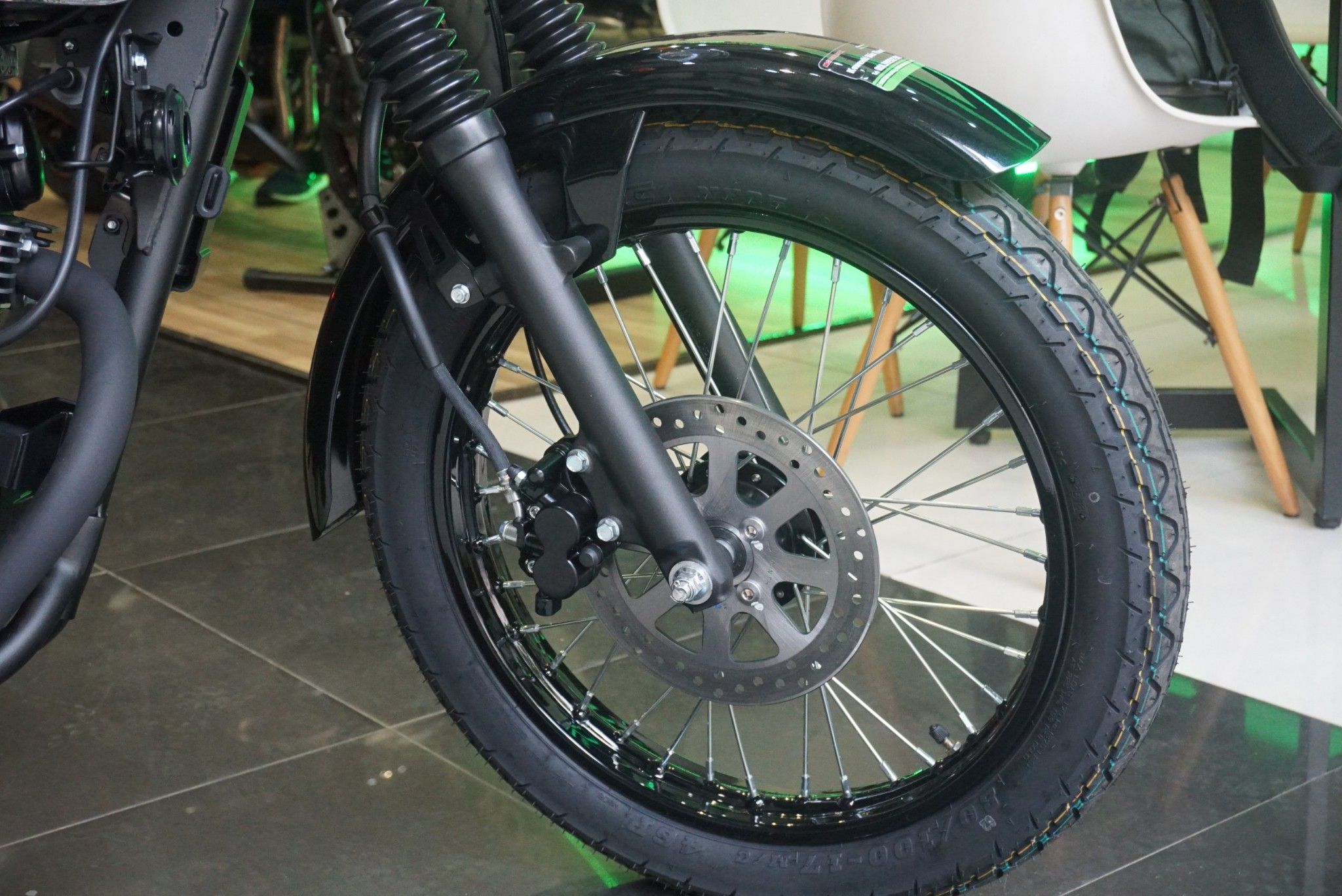 Kawasaki W175 SE Màu Bạc