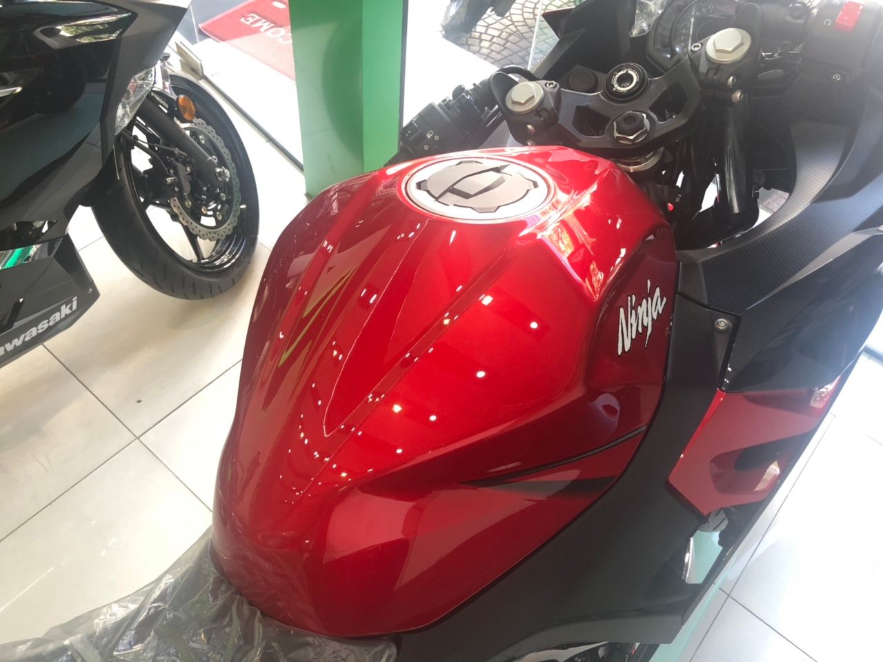 Kawasaki Ninja 400 ABS (màu đỏ)