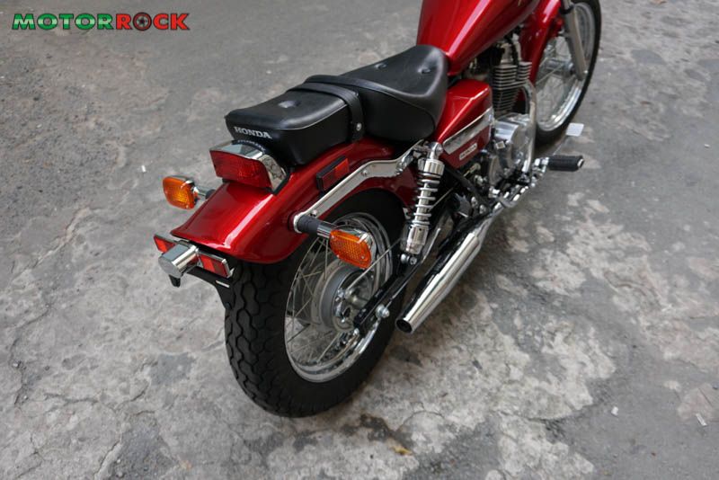 Honda Rebel 250 màu đỏ