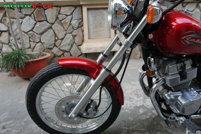 Honda Rebel 250 màu đỏ