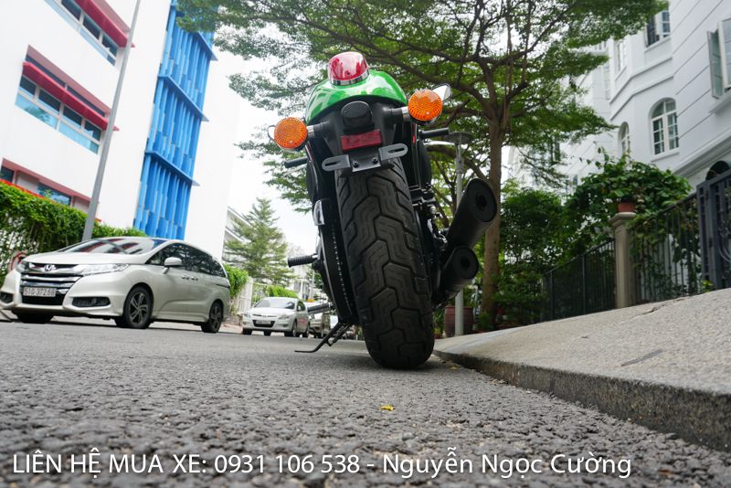Kawasaki Vulcal 900 Custom (màu xanh)