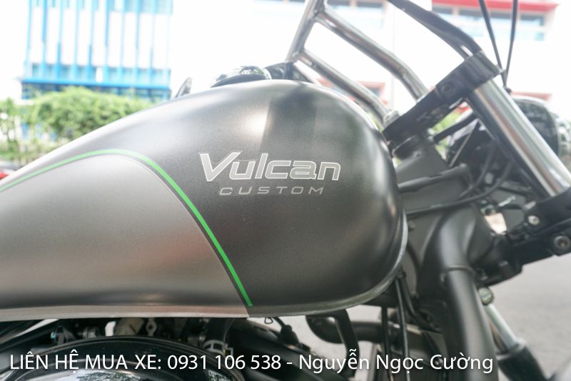 Kawasaki Vulcal 900 Custom (màu đen)