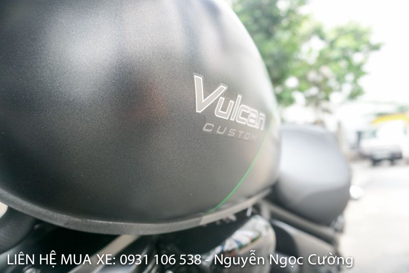 Kawasaki Vulcal 900 Custom (màu đen)