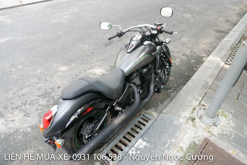 Kawasaki Vulcal 900 Custom (màu đen)