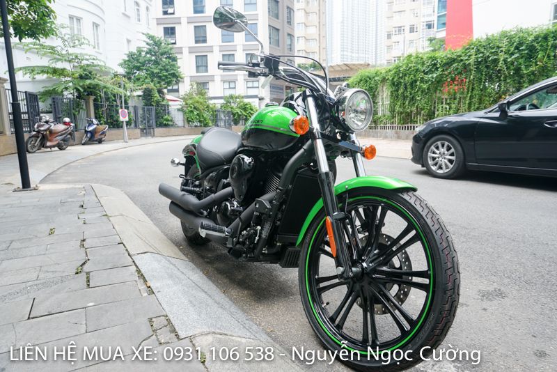Kawasaki Vulcal 900 Custom (màu xanh)