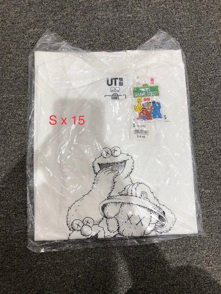 Uniqlo x Kaws