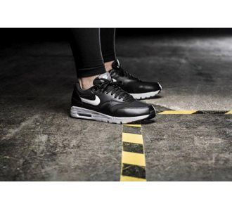 Giày Nike Air Max 1 Ultra Black/ White