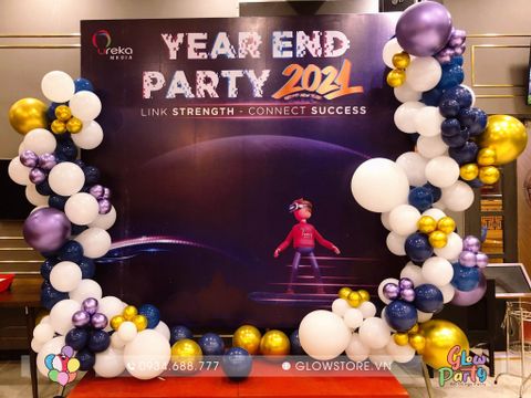 Trang-tri-year-end-party-pho79