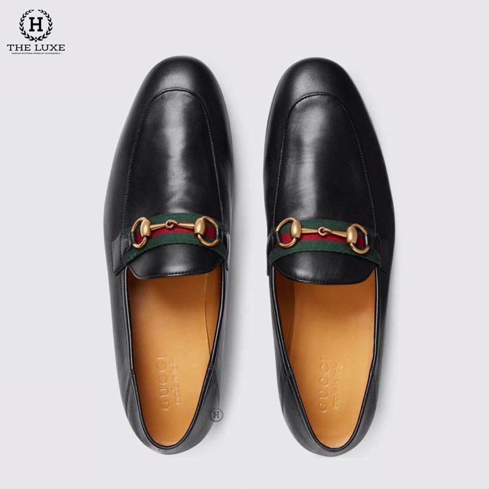 Loafer Gucci Da Đen Vạt Cờ Tag Xích Vàng