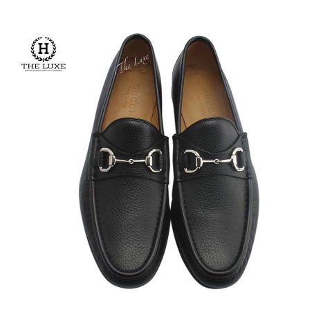  Loafer Gucci da bê đen sần tag xích. 