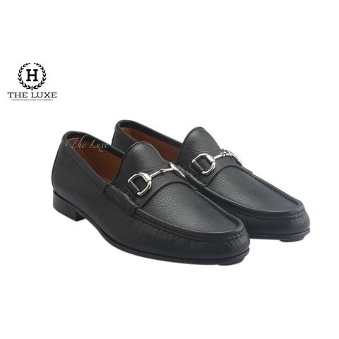  Loafer Gucci da bê đen sần tag xích. 