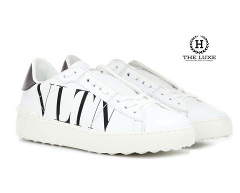  Sneaker Valentino trắng chữ VLTN đen 