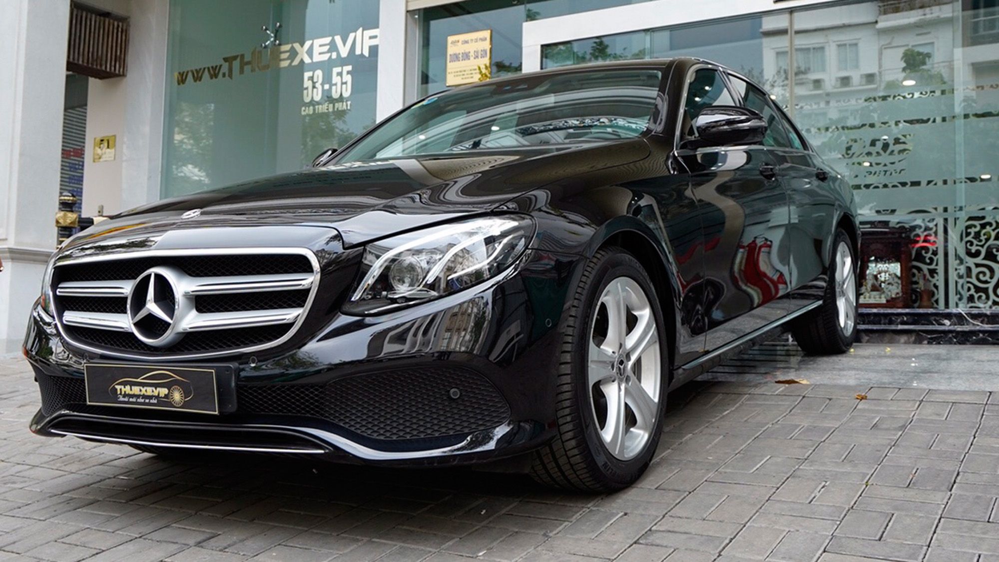 MERCEDES E250 - AIRPORT