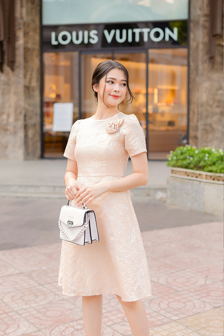 ĐẦM XÒE ĐÍNH HOA HỒNG 3319
