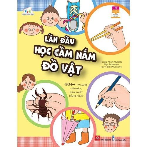 Lần đầu học cầm nắm đồ vật