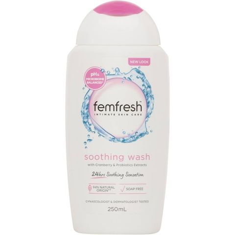 Dung dịch vệ sinh phụ nữ làm dịu da Femfresh Soothing Wash 250ml