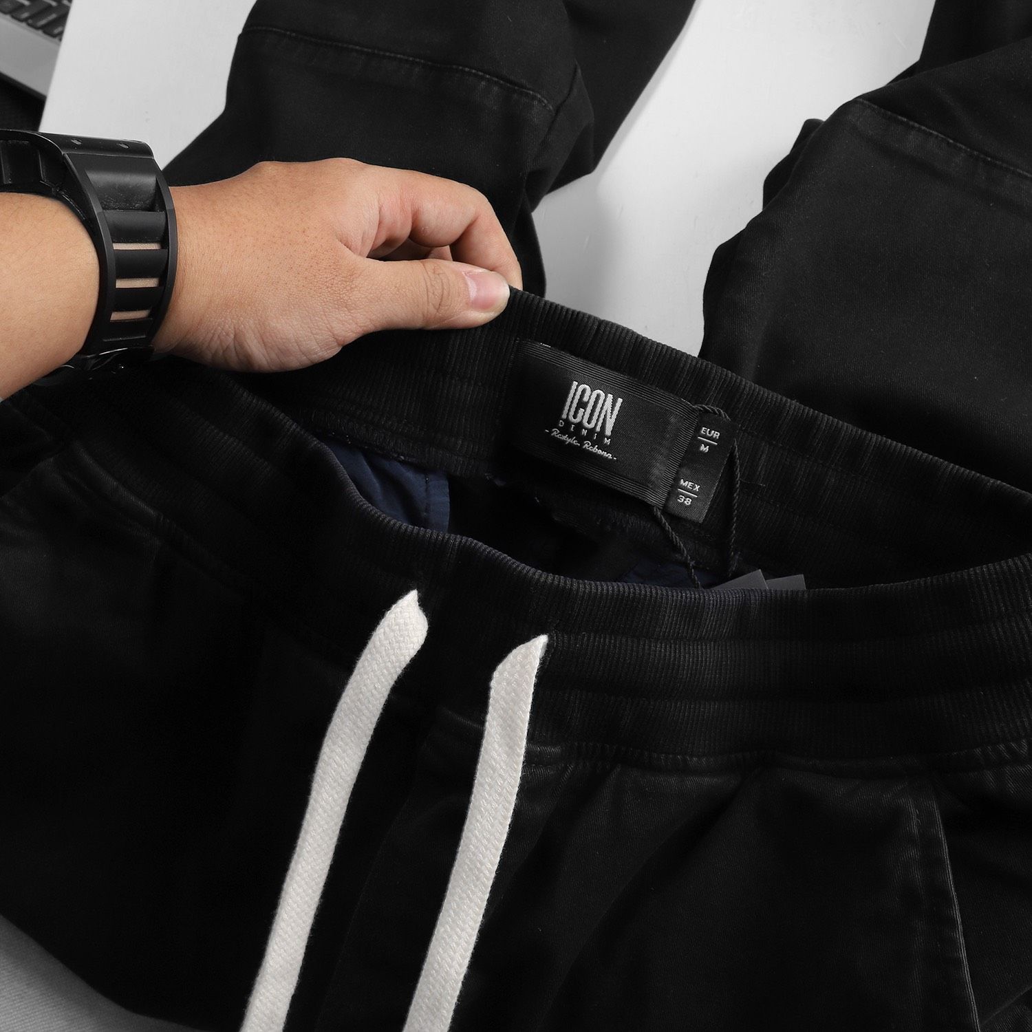 Quần jogger kaki ICON DENIM