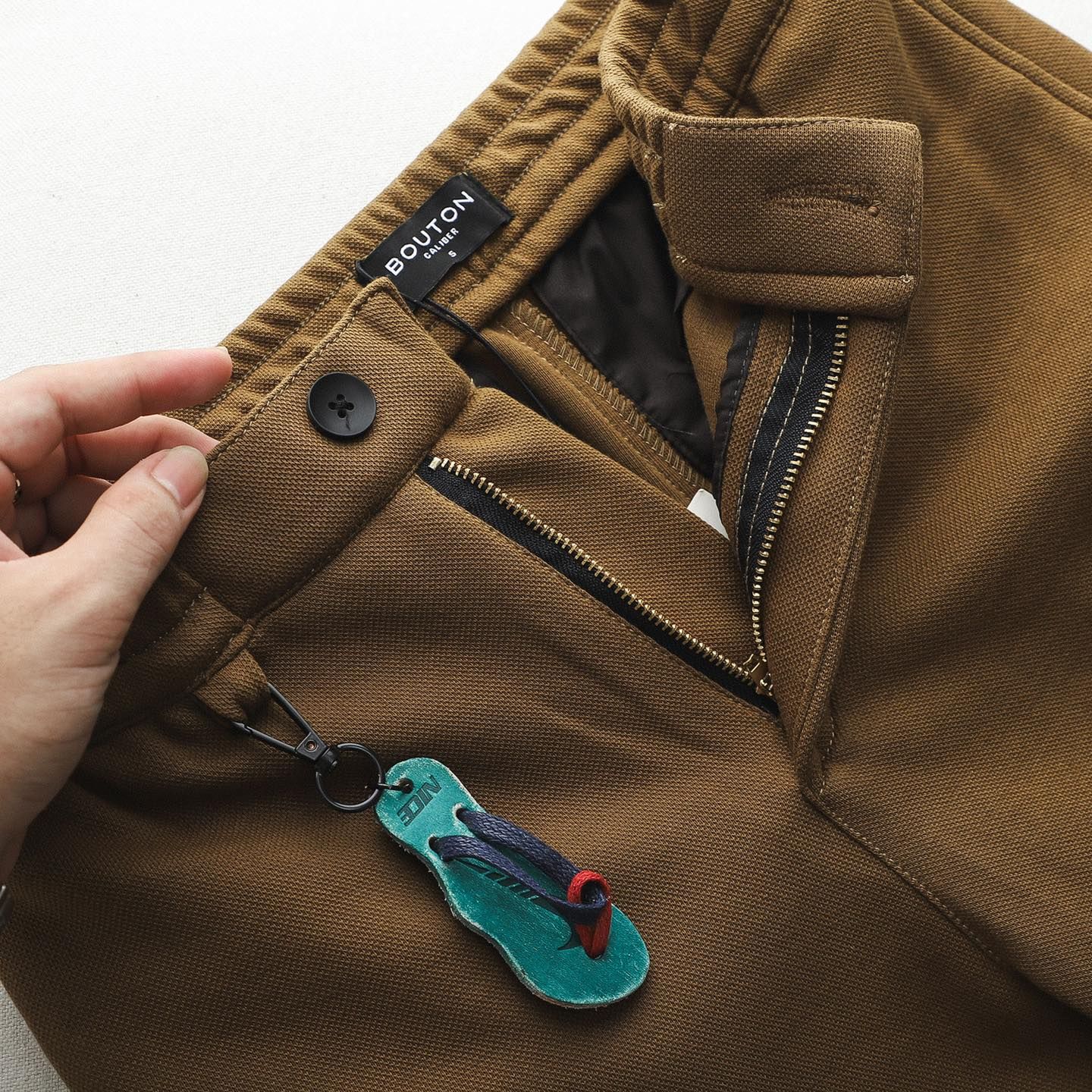 Quần short pique BOUTON w details
