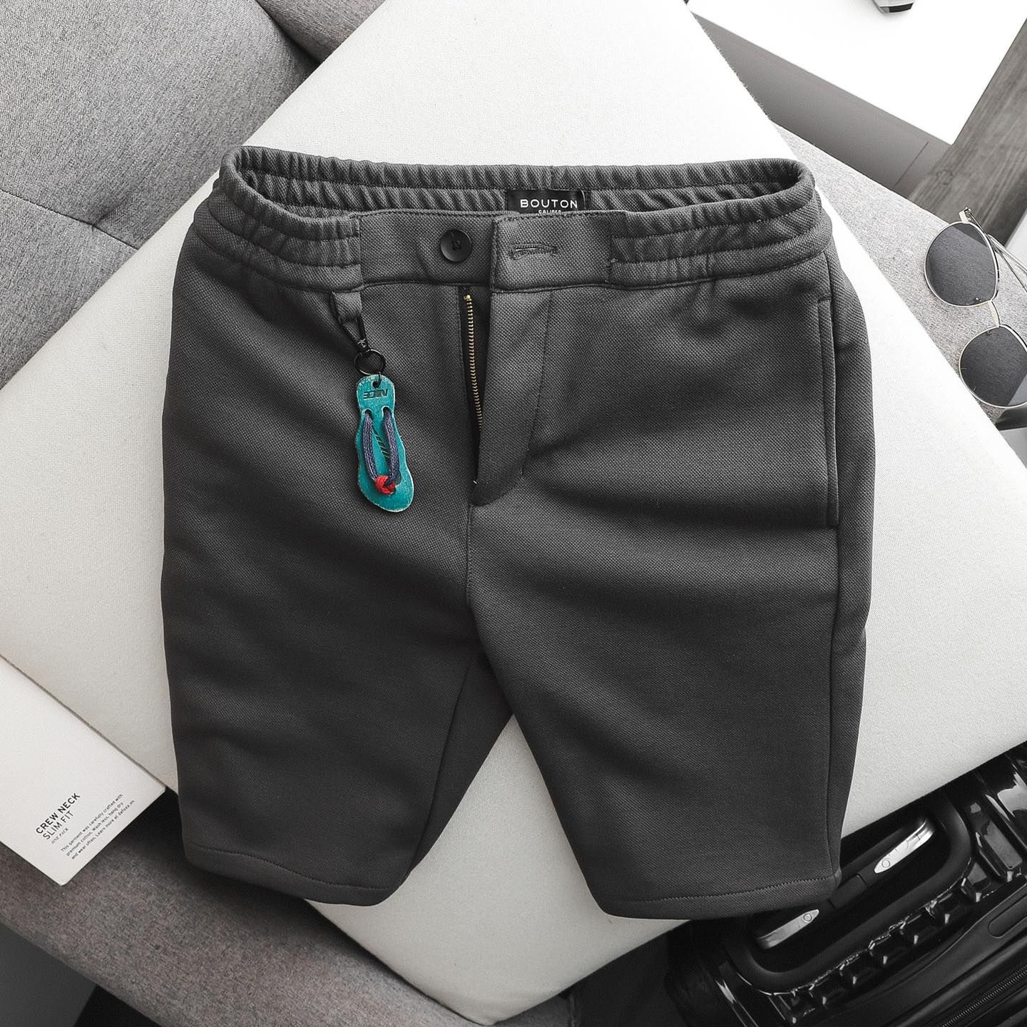 Quần short pique BOUTON w details