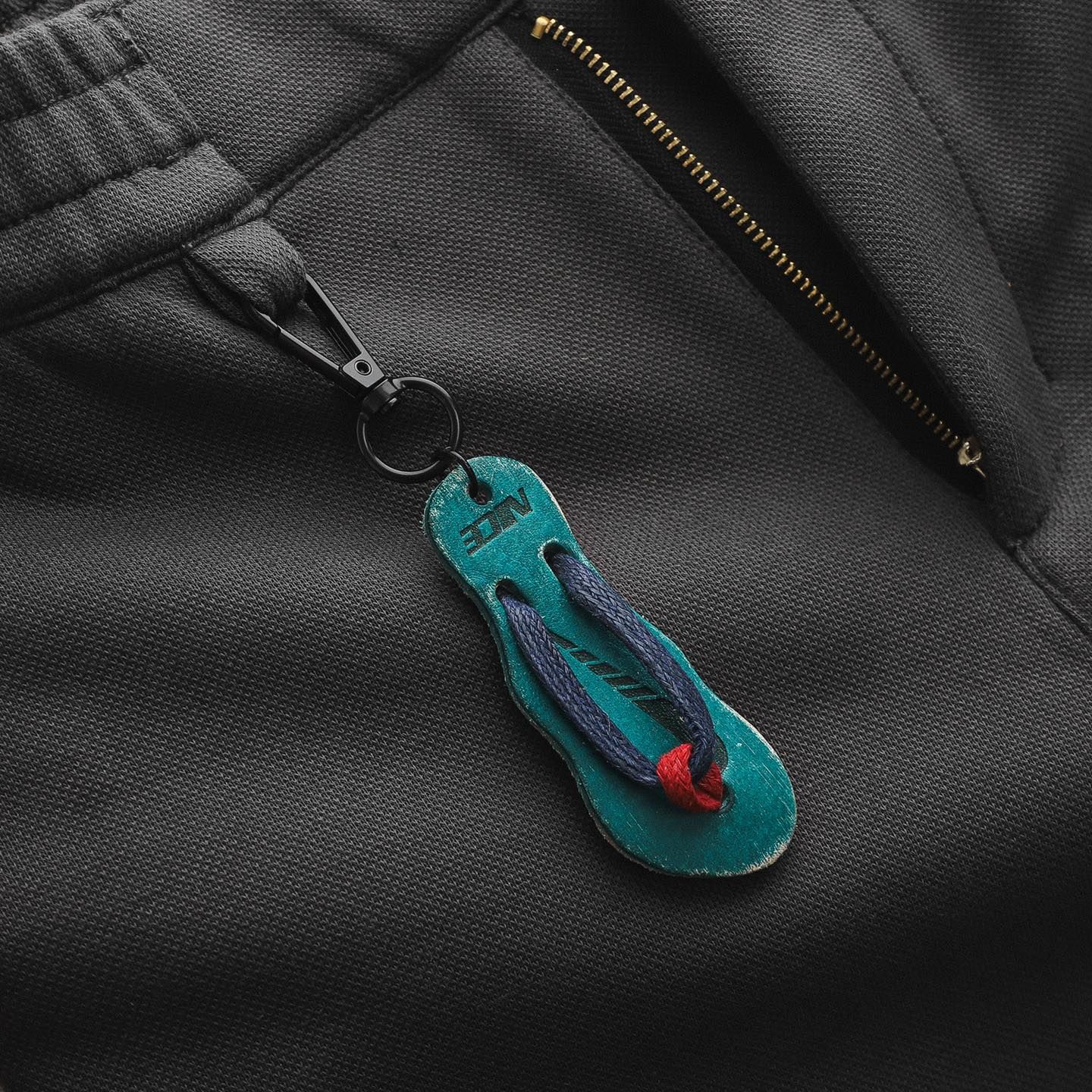 Quần short pique BOUTON w details