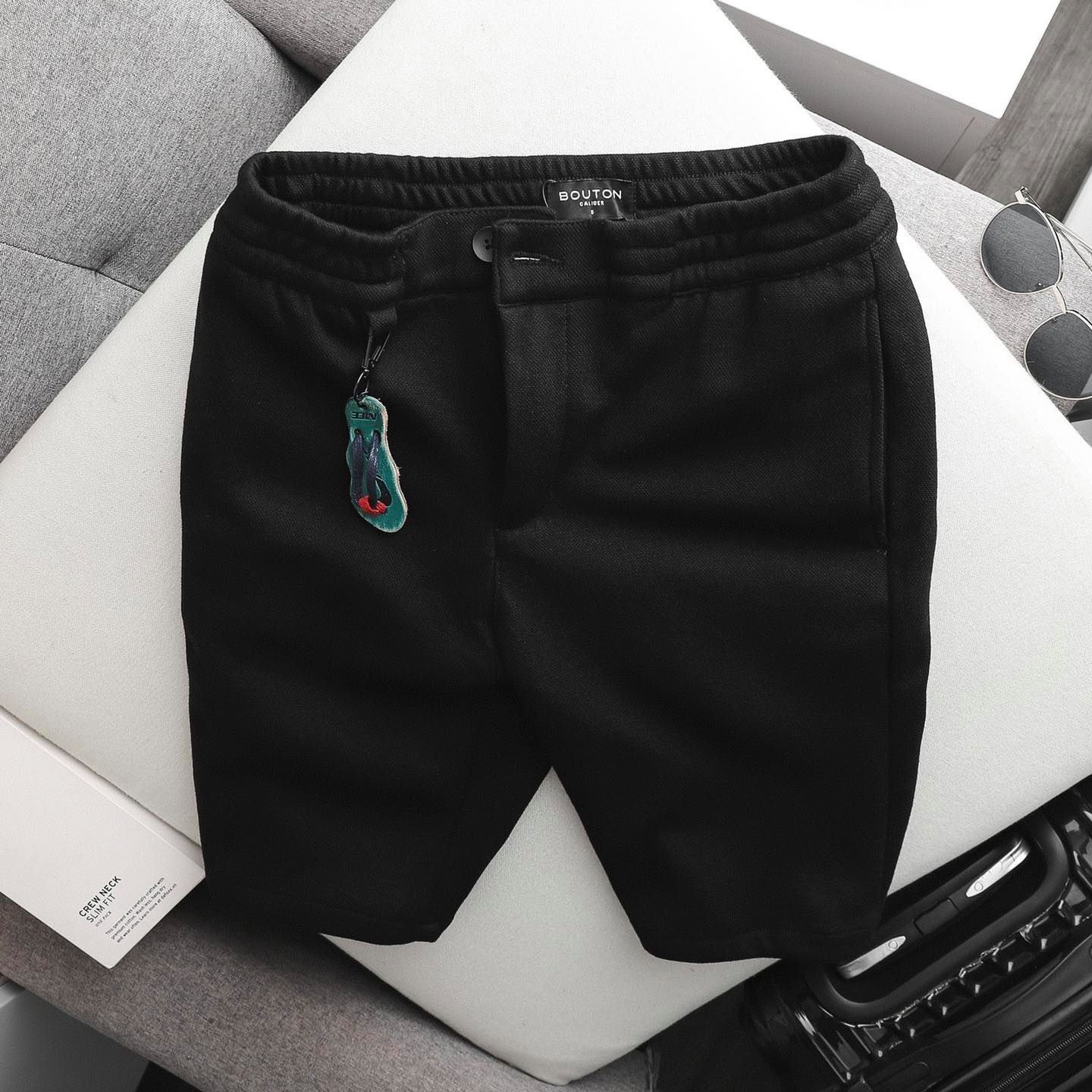 Quần short pique BOUTON w details