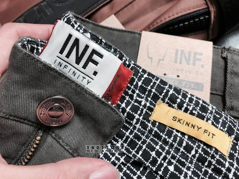I.N.F Shorts Chinos