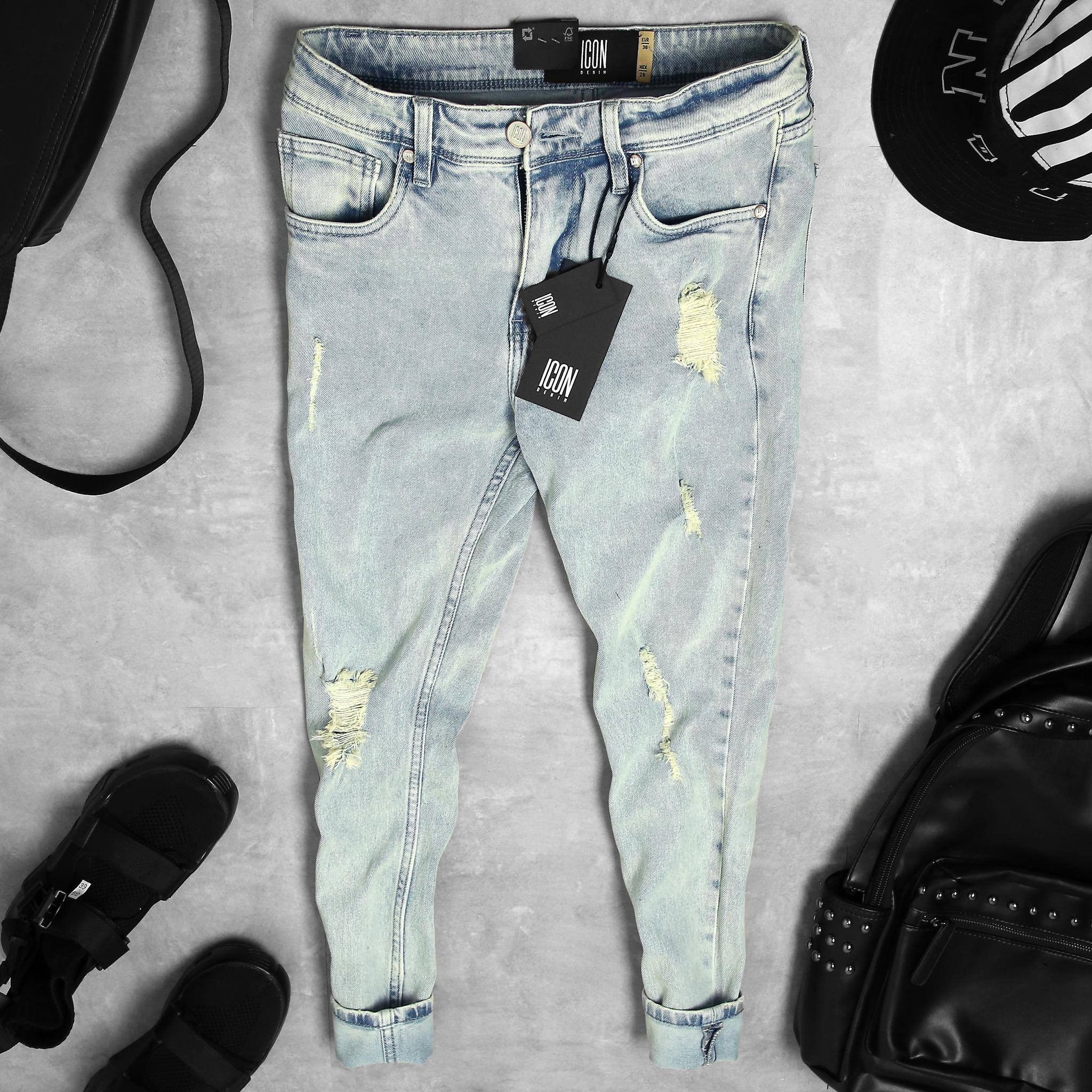 Quần jean ICON DENIM light wash w rips