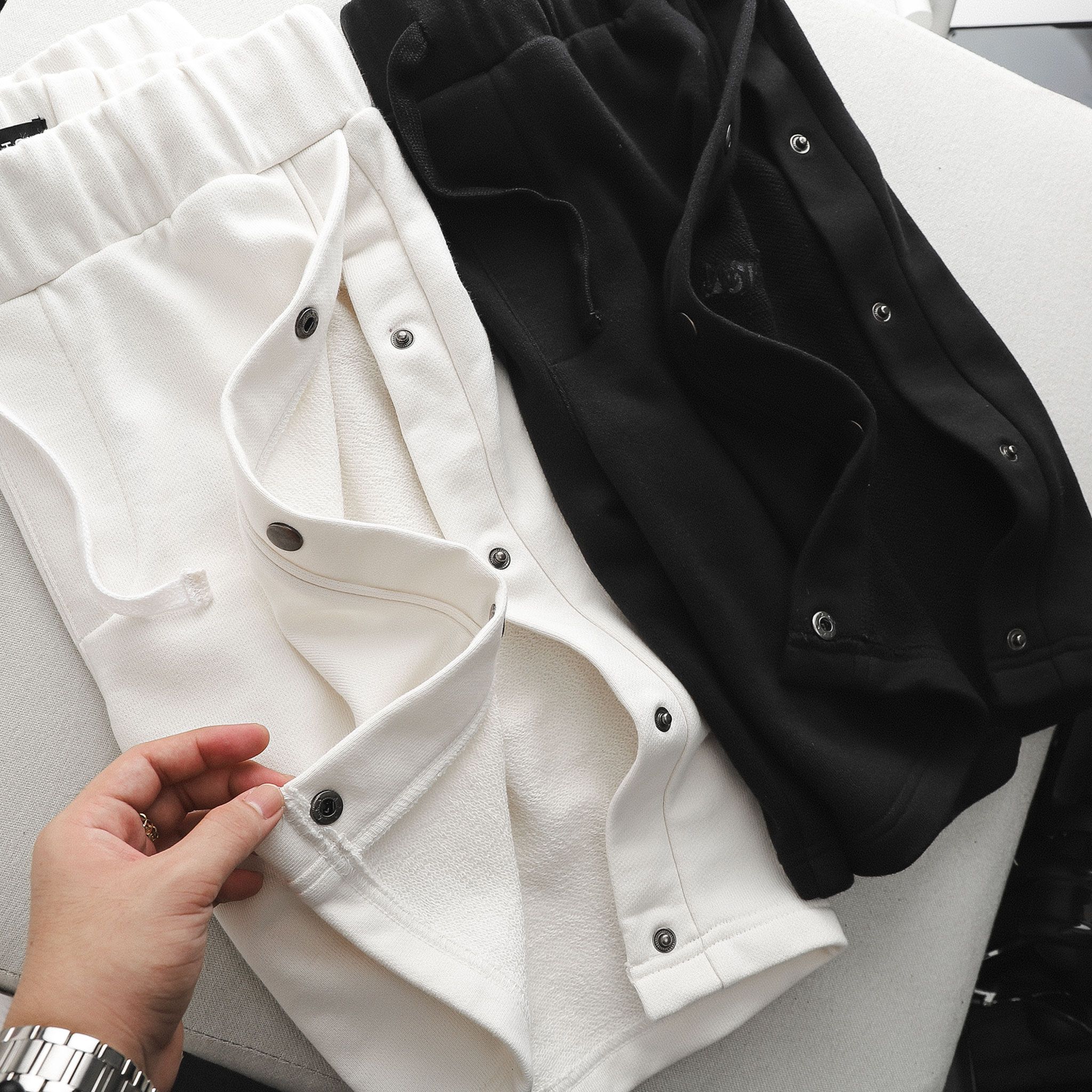 Quần short BOUTON phối nút