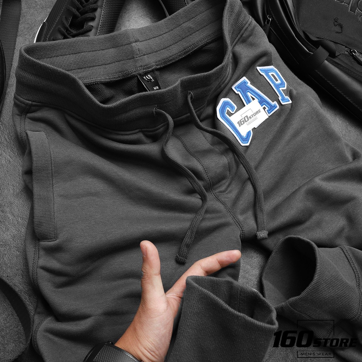 Quần jogger G.A.P logo