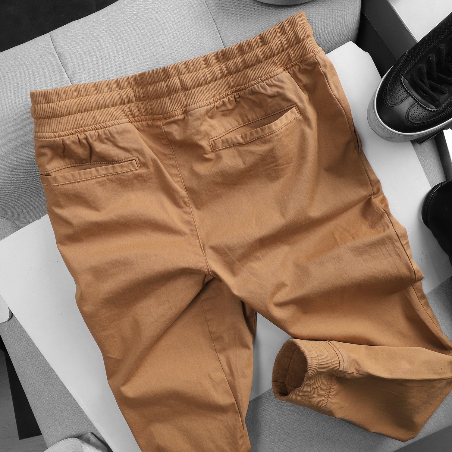 Quần jogger kaki ICON DENIM