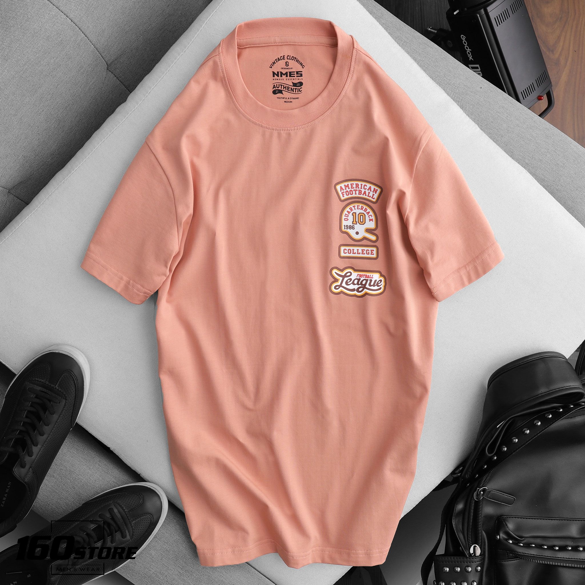 Áo thun NOMOUS ESSENTIALS college athletic