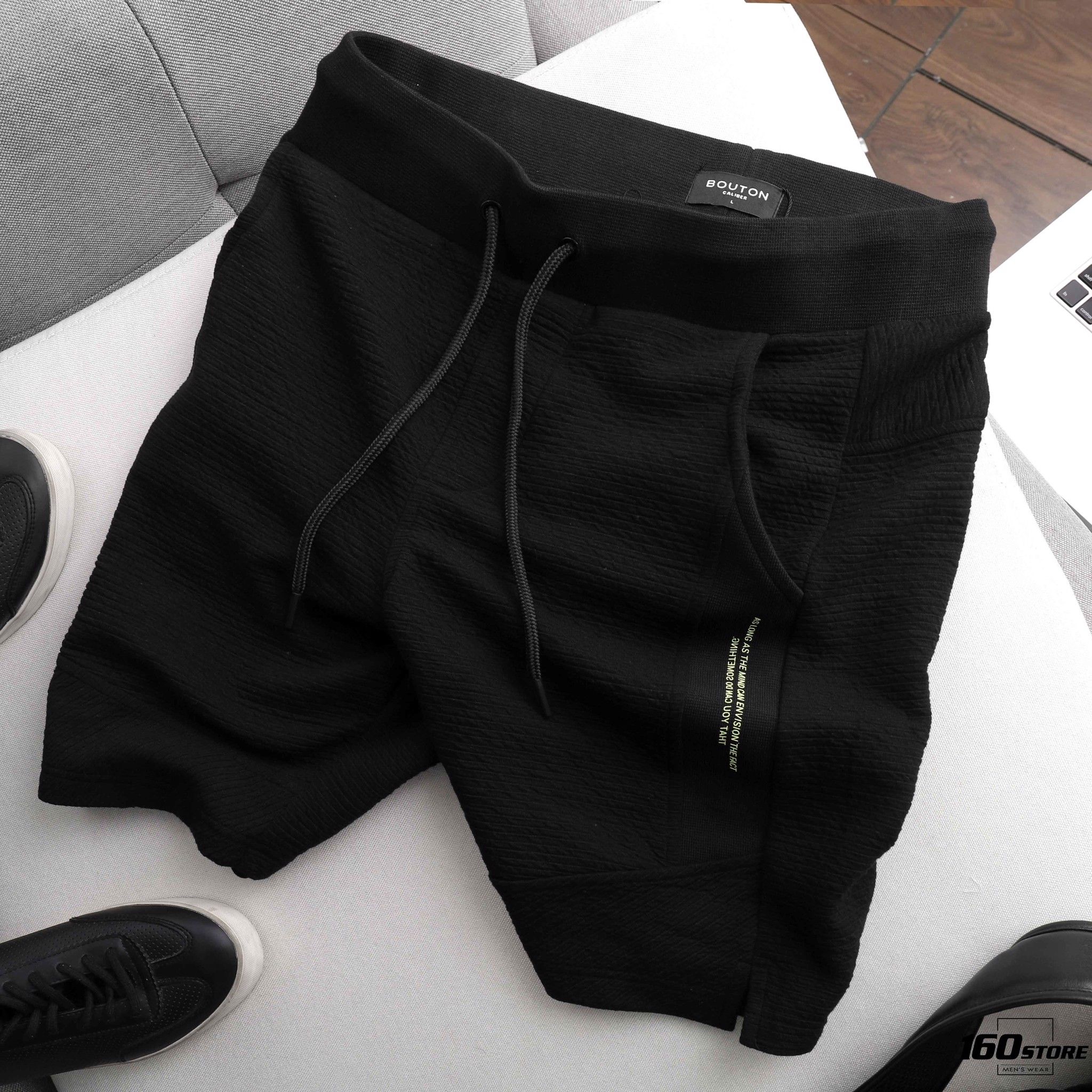 Quần short nỉ BOUTON black