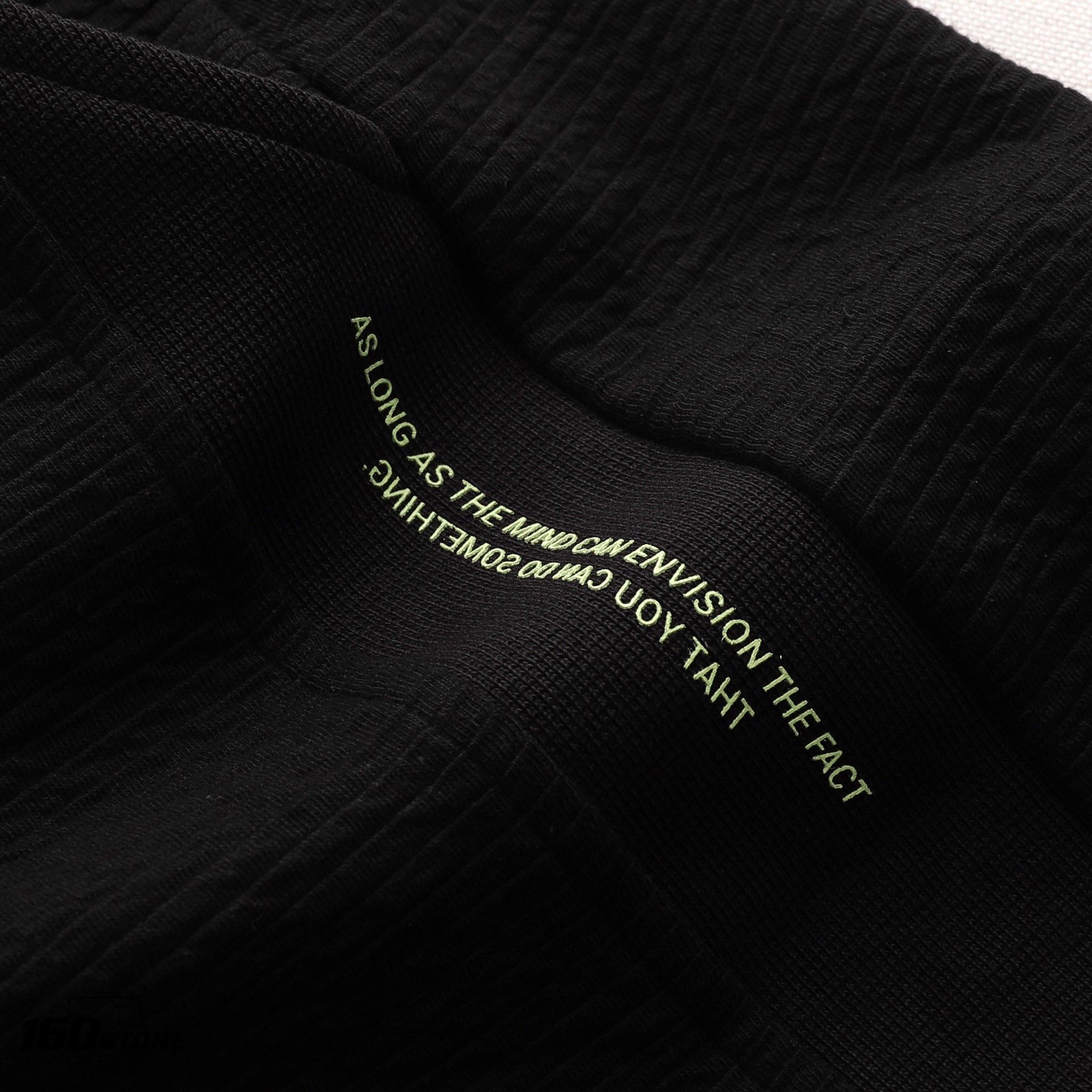 Quần short nỉ BOUTON black