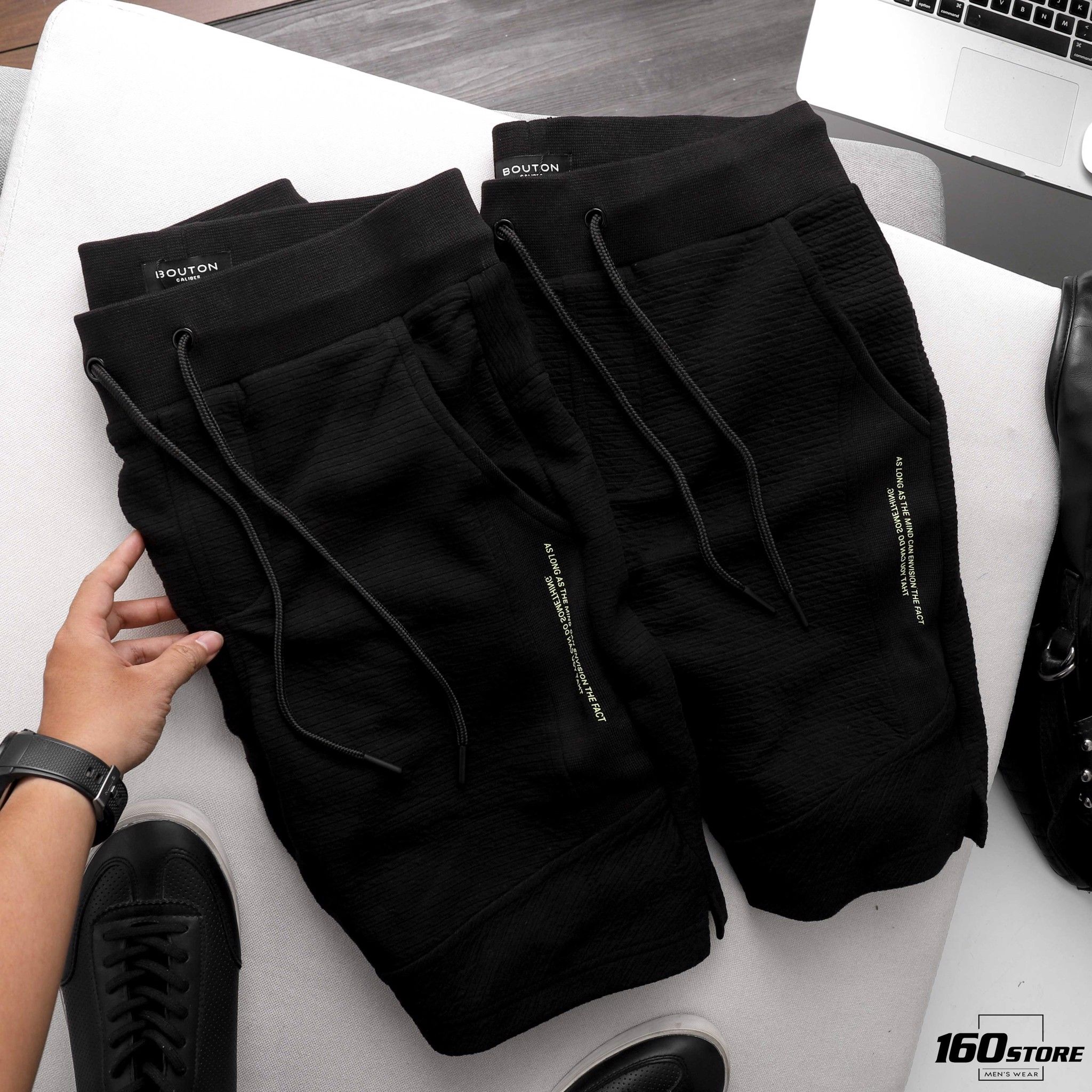 Quần short nỉ BOUTON black