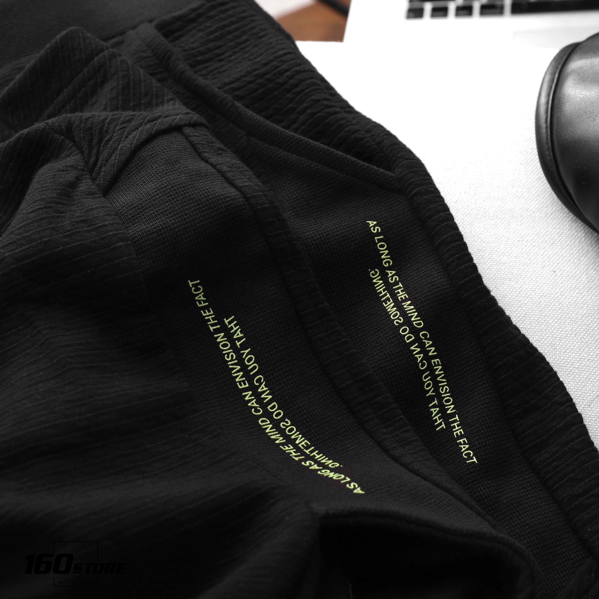 Quần short nỉ BOUTON black
