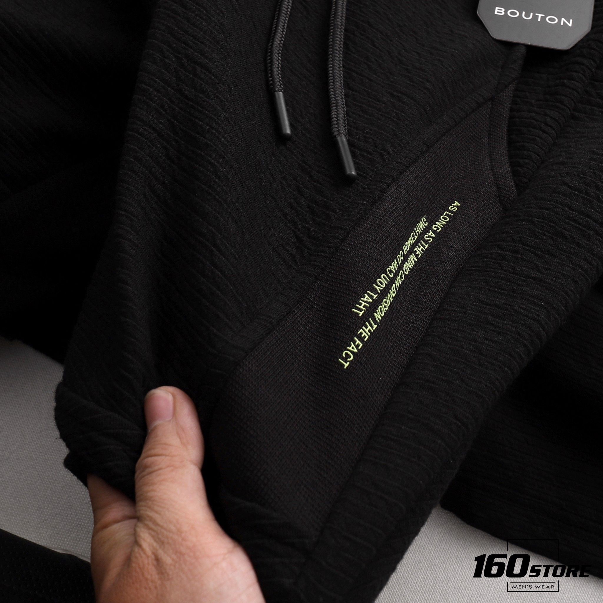Quần short nỉ BOUTON black