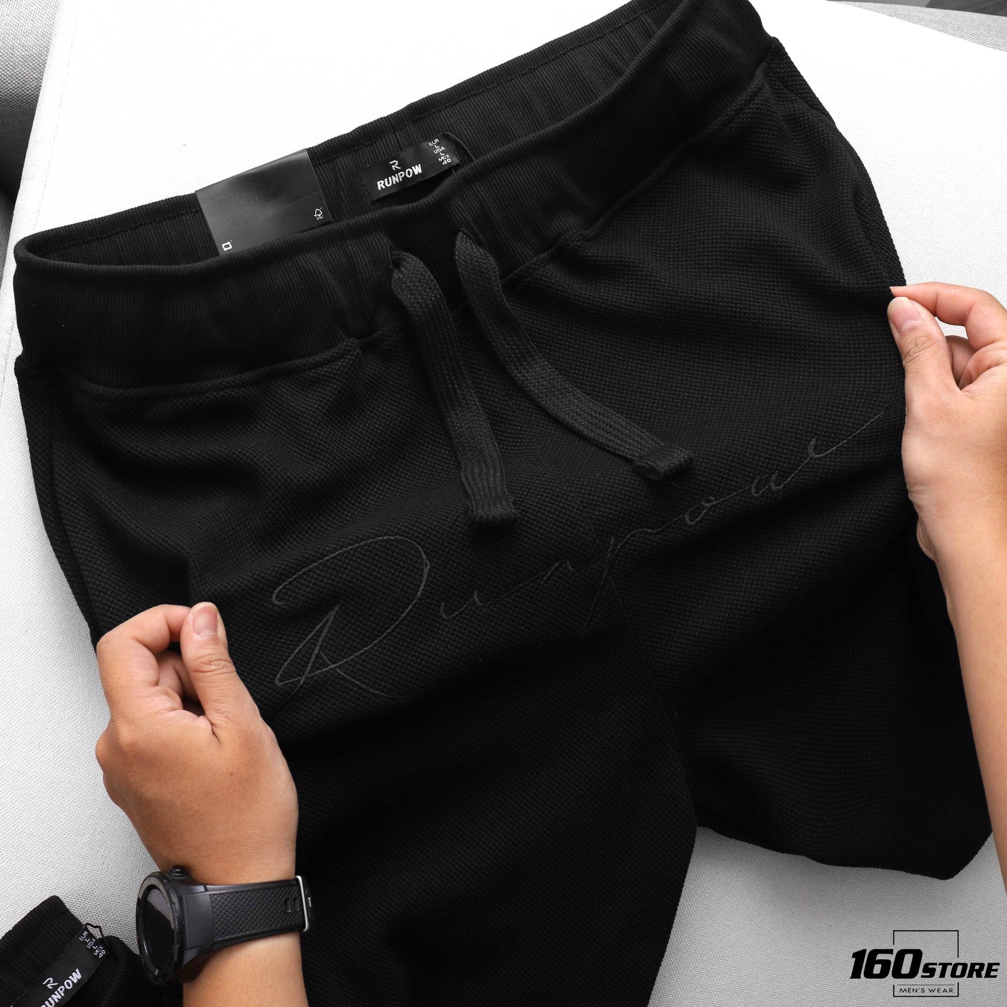 Quần short pique RUNPOW signature embroidery