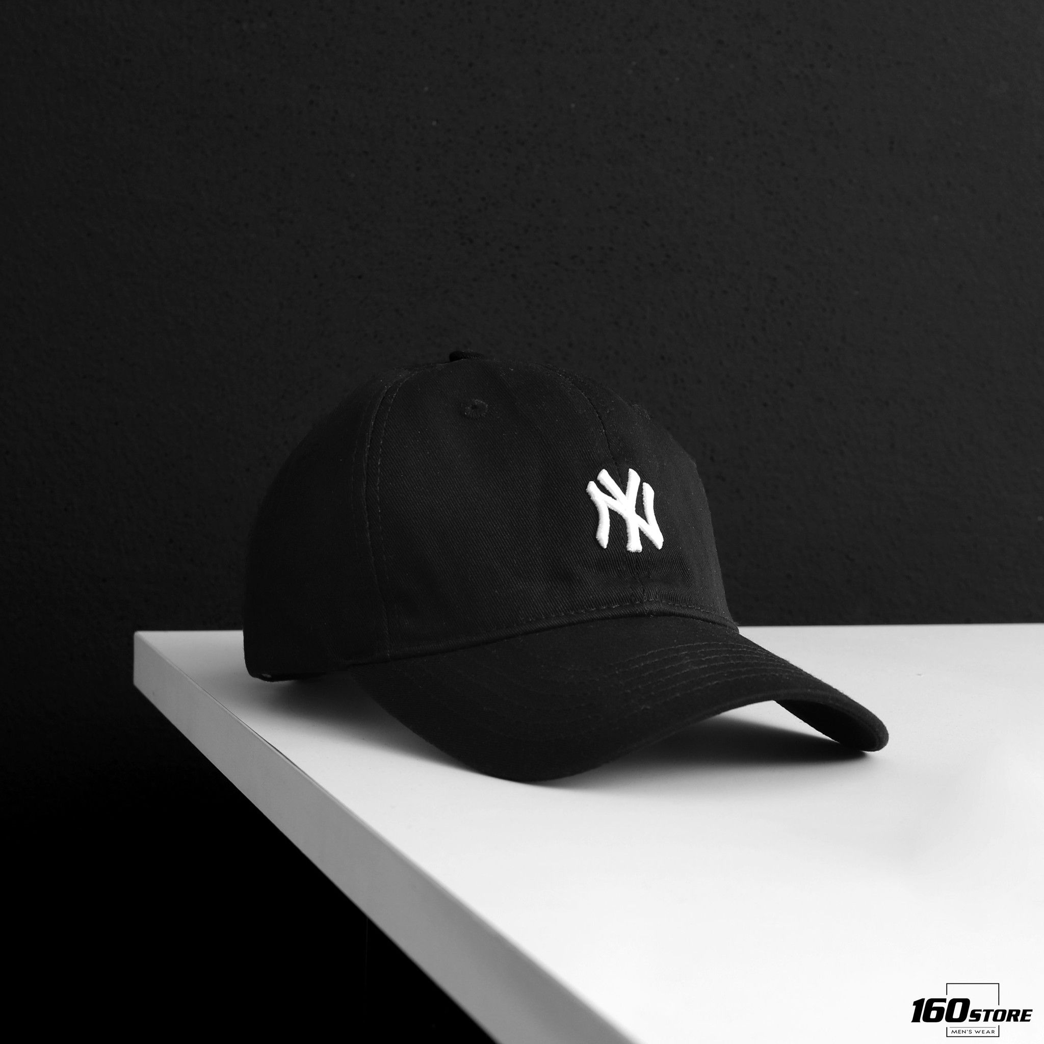 NÓN M.B Y.KESS W LOGO