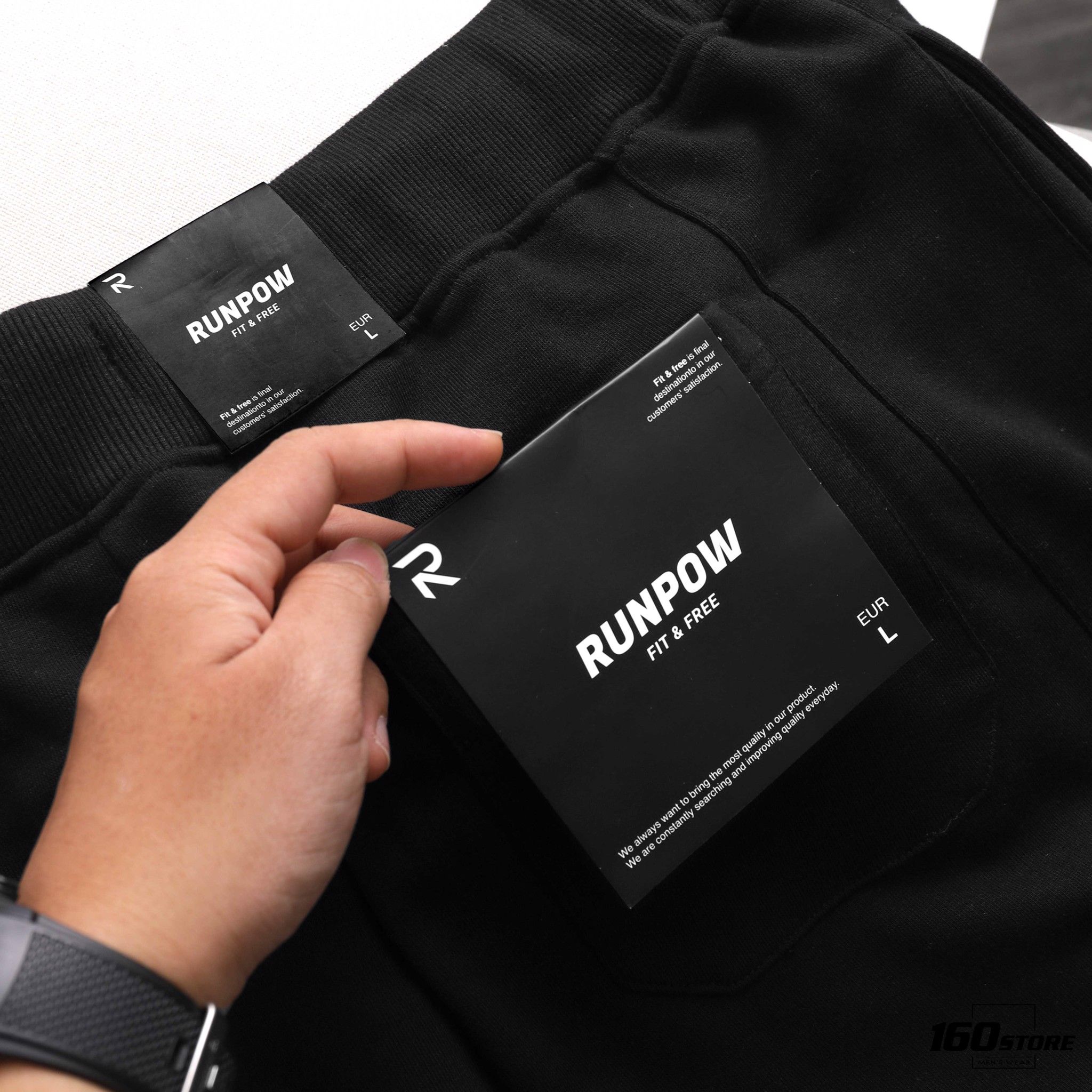 Quần short nỉ RUNPOW Printed