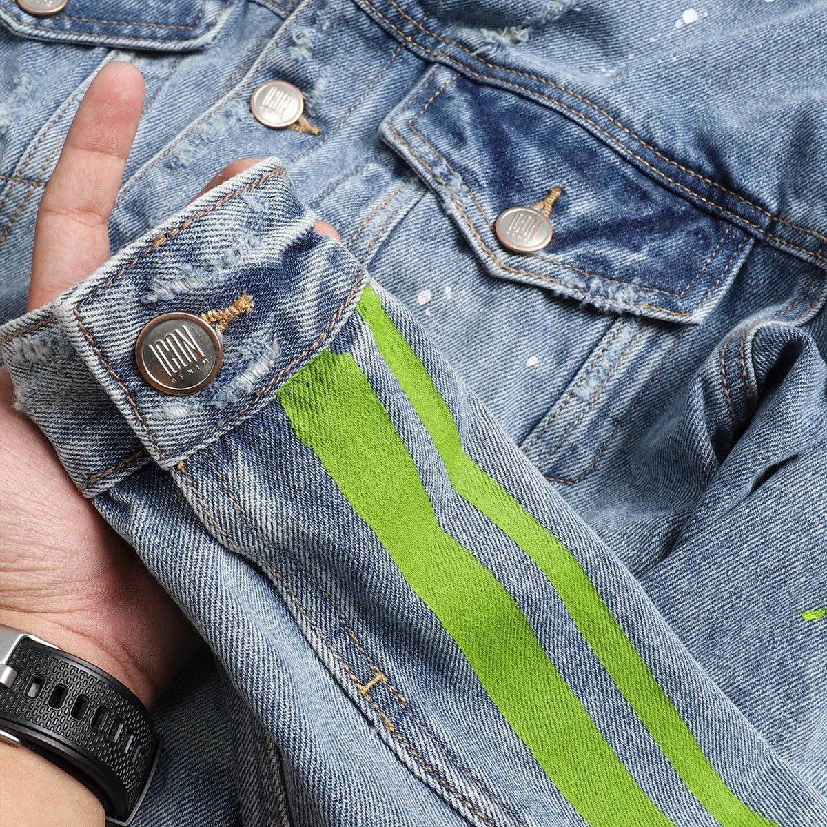 Áo khoác ICON DENIM wash vẩy sơn