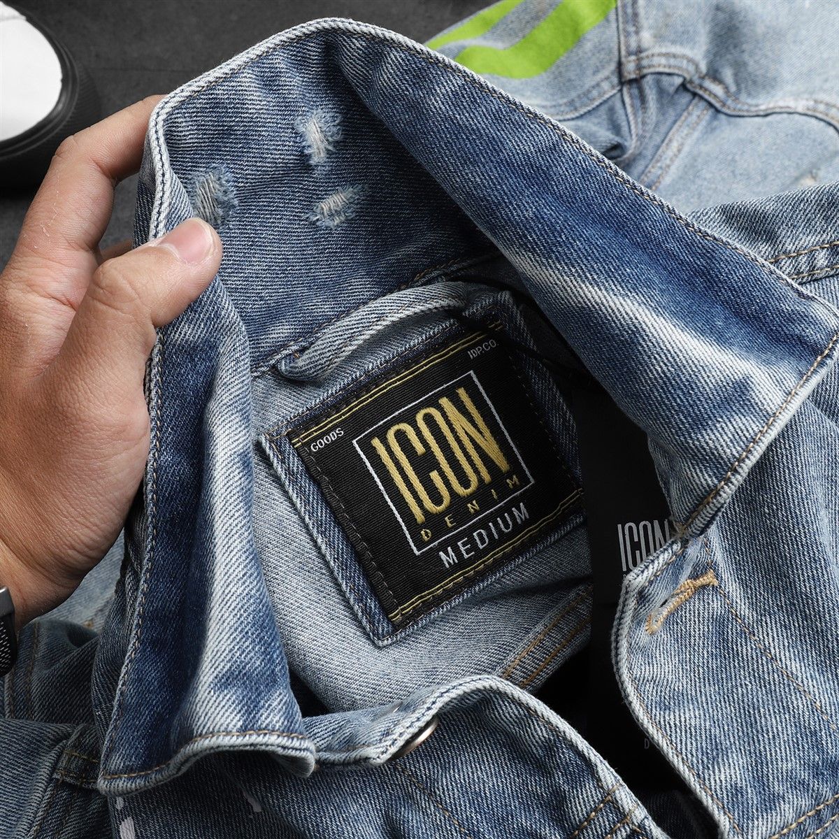Áo khoác ICON DENIM wash vẩy sơn