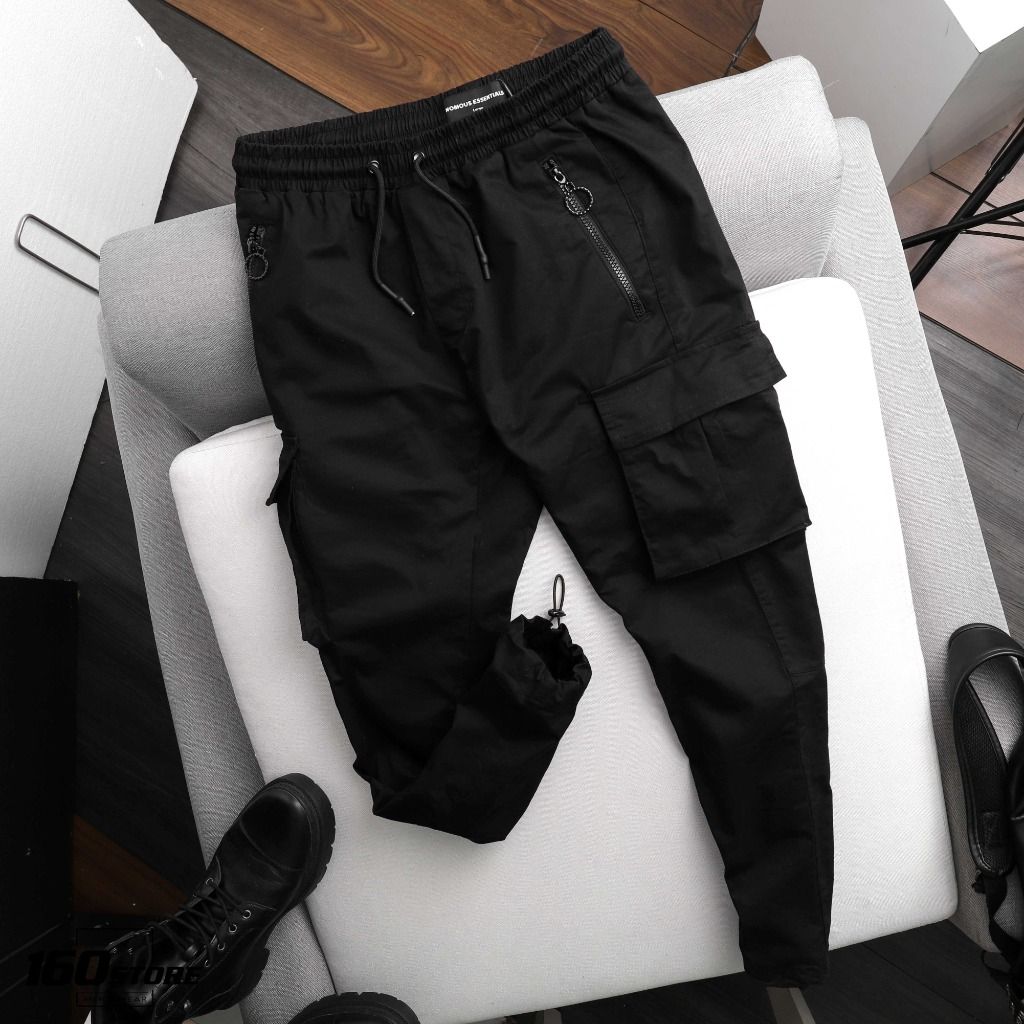 Quần jogger NOMOUS ESSENTIALS túi hộp