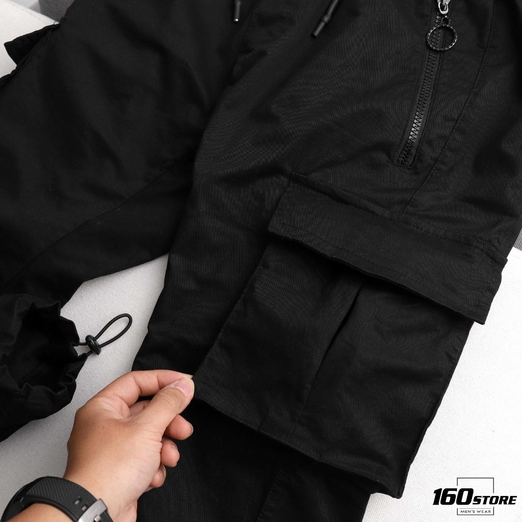Quần jogger NOMOUS ESSENTIALS túi hộp