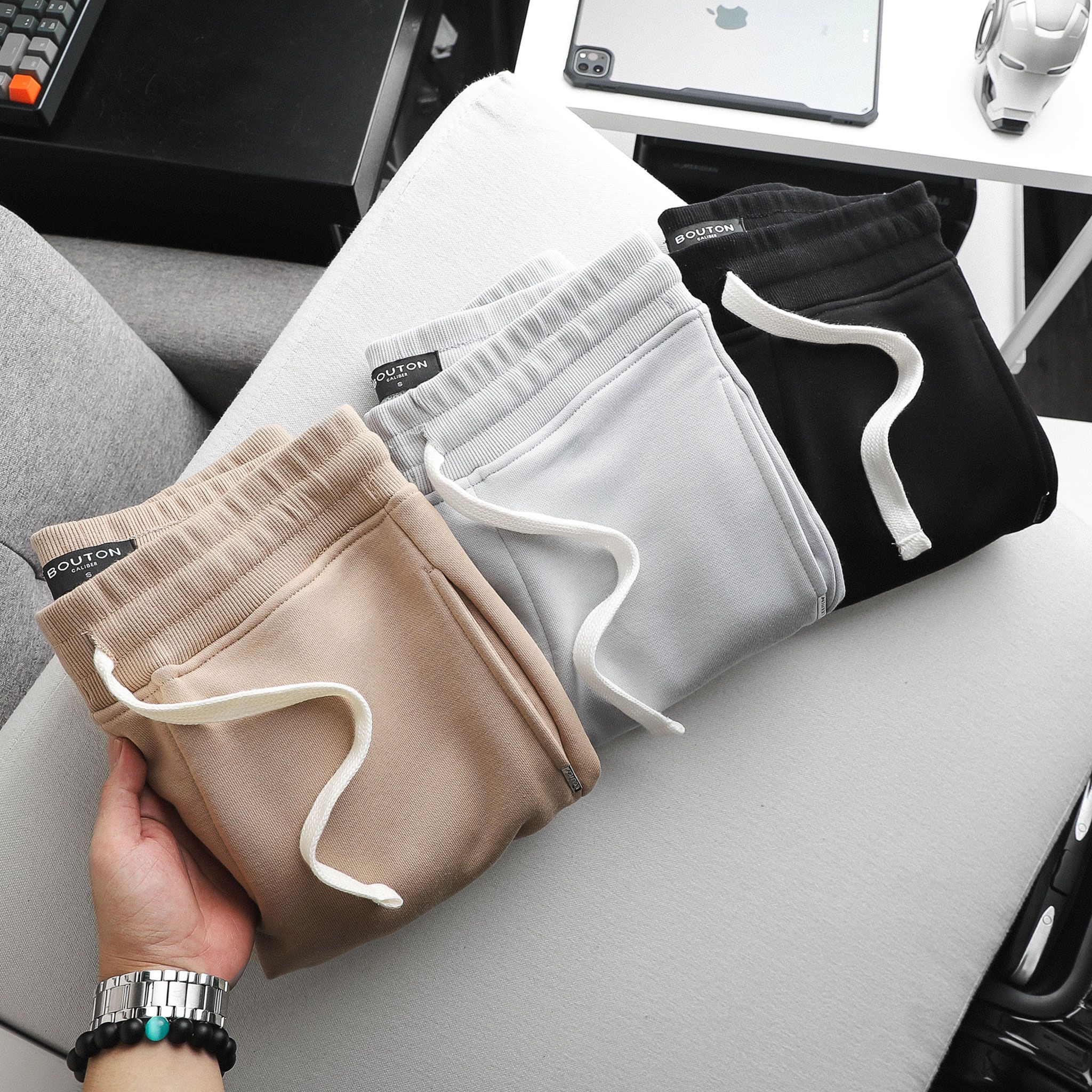 Quần Short Nỉ BOUTON Basic