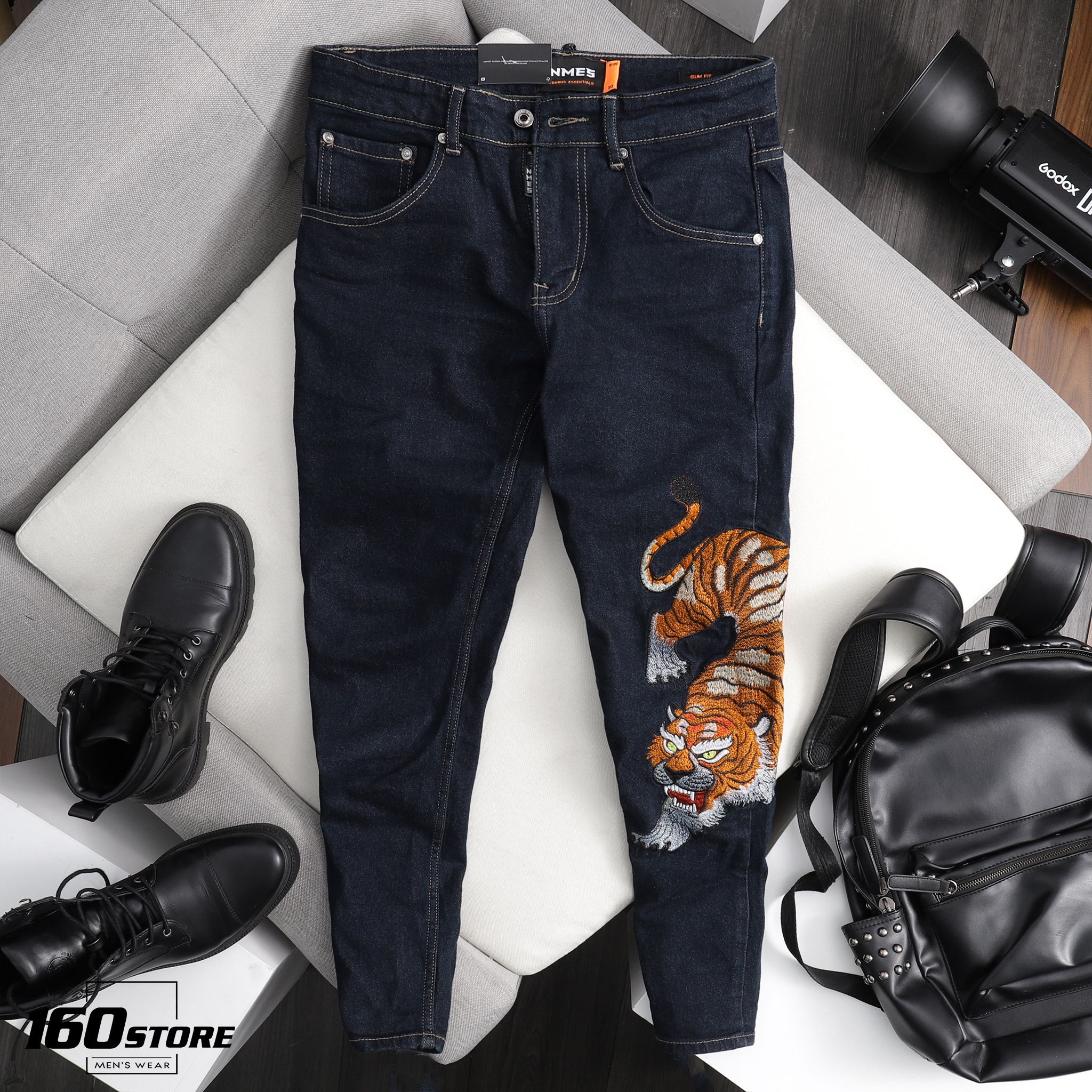 Quần jeans NOMOUS ESSEANTIALS Tiger embroidery