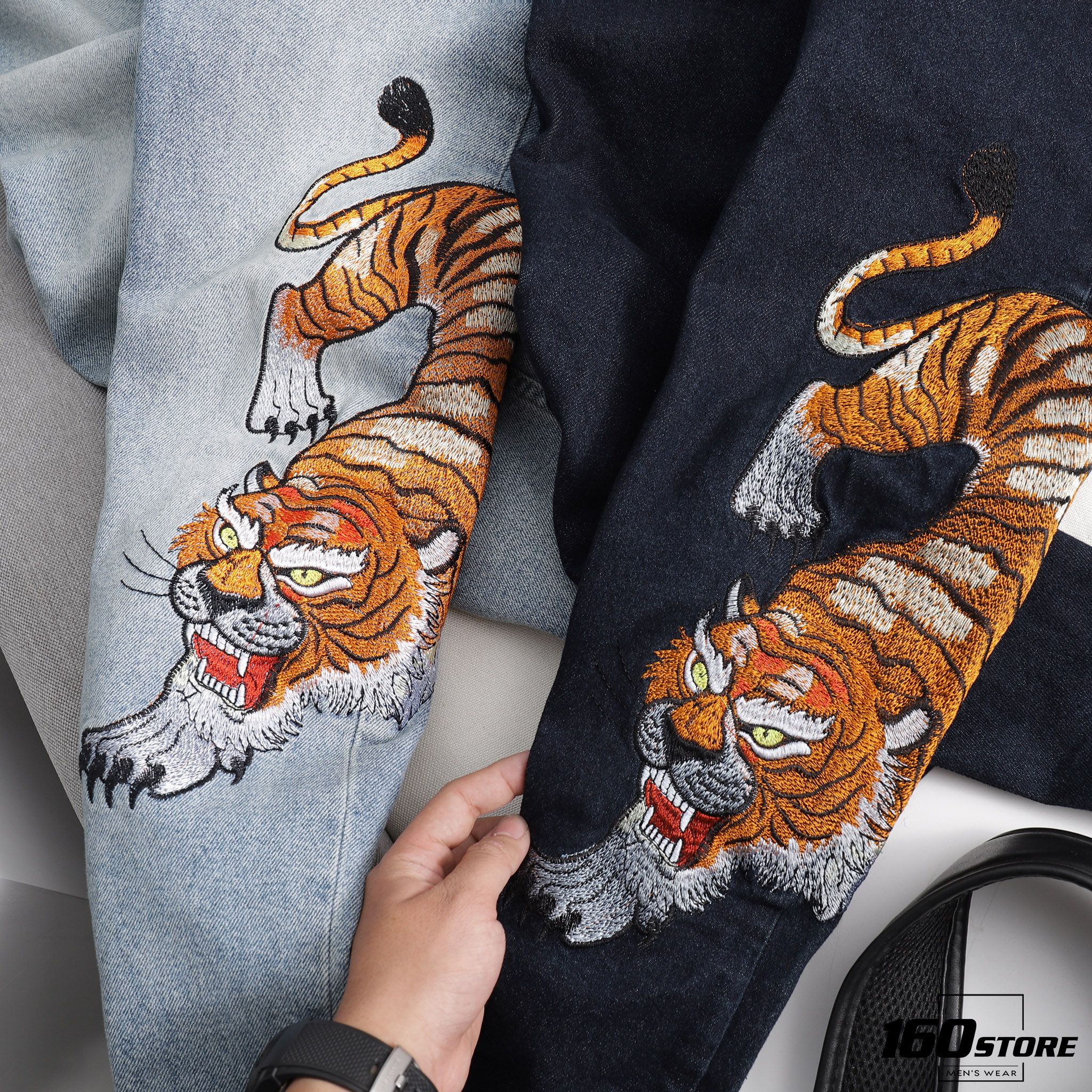 Quần jeans NOMOUS ESSEANTIALS Tiger embroidery