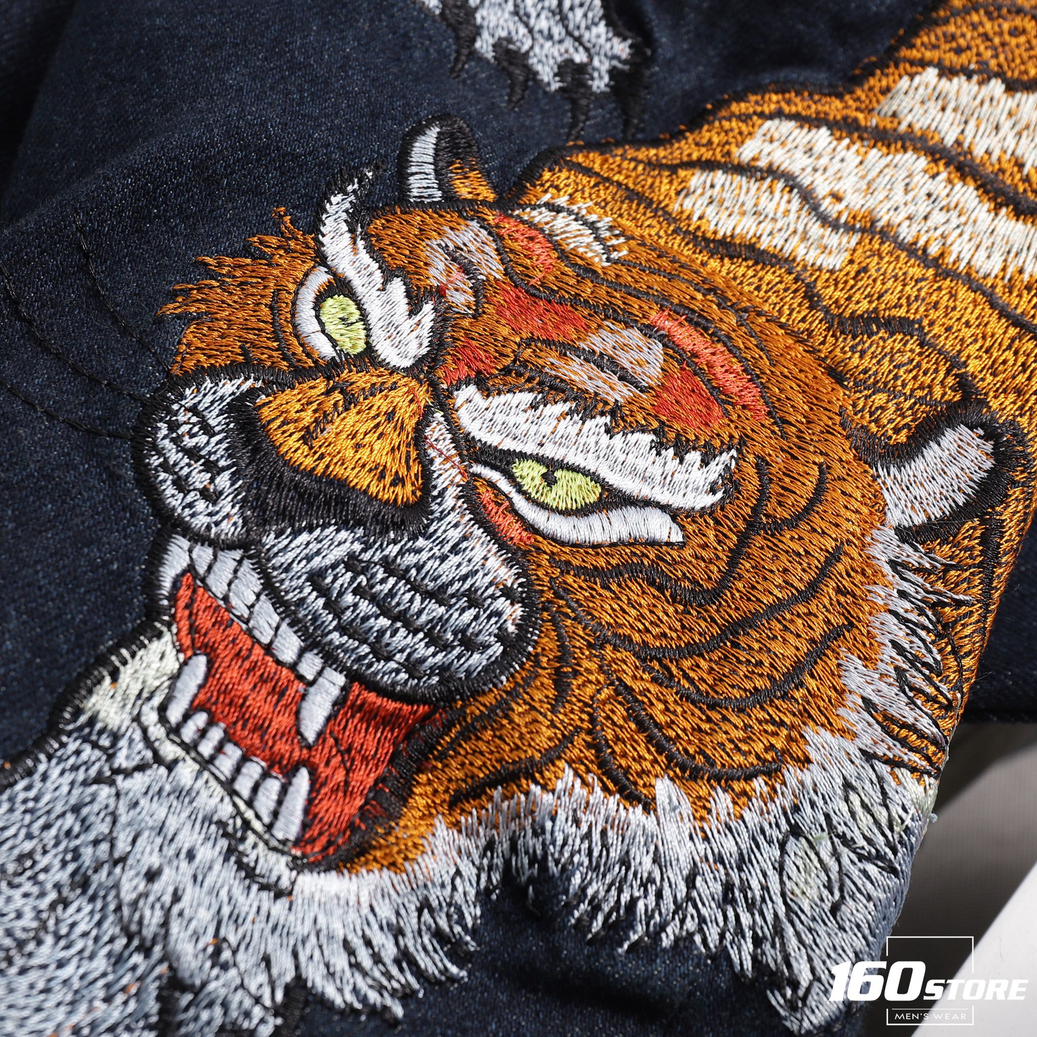 Quần jeans NOMOUS ESSEANTIALS Tiger embroidery