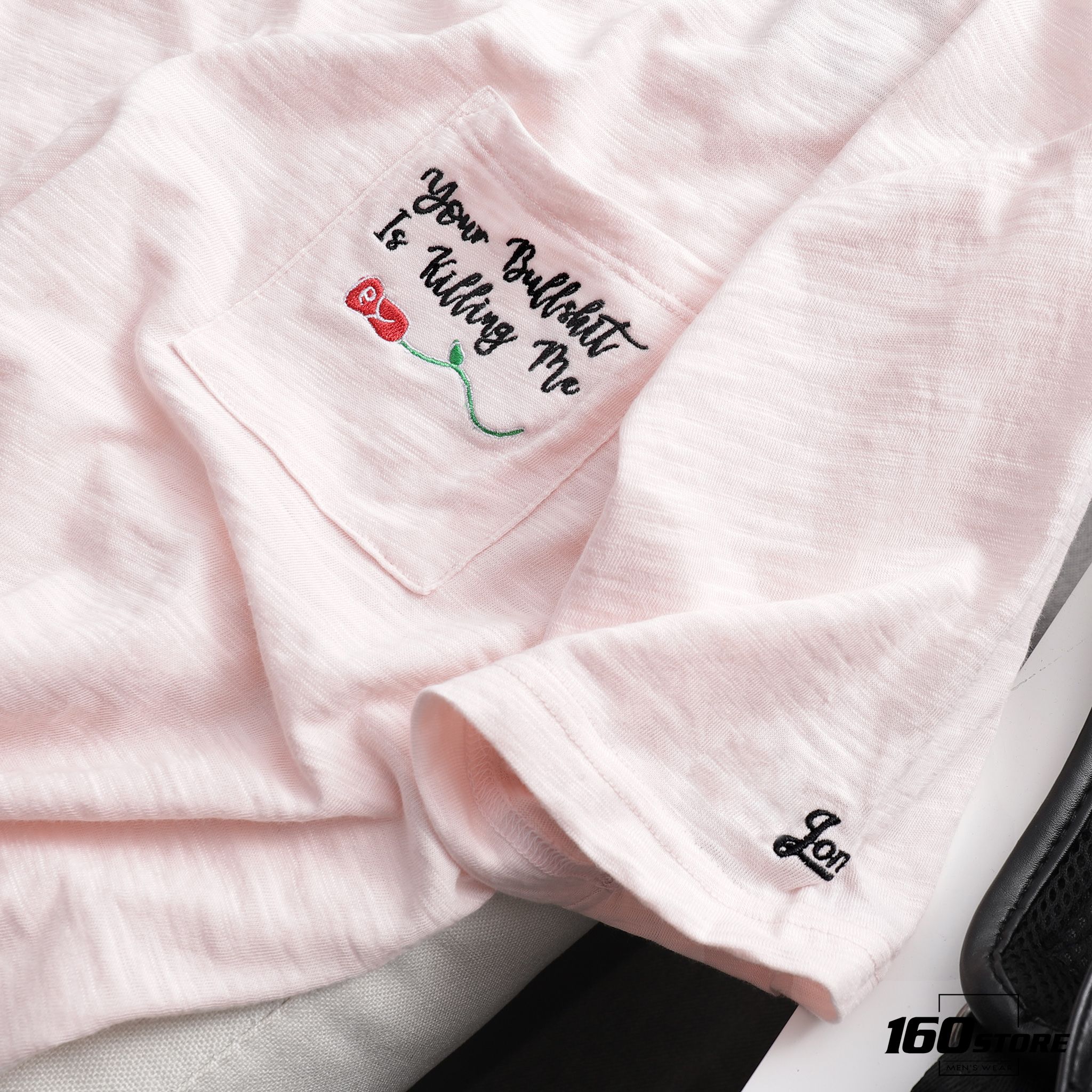 Áo thun J.J túi phối sticker embroidery